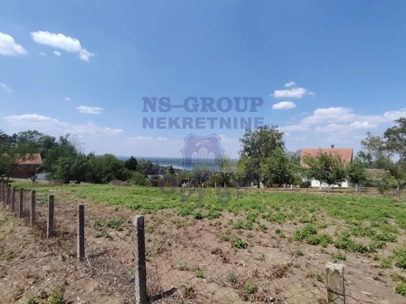 plac na prodaju Krčedin 800m2 574861