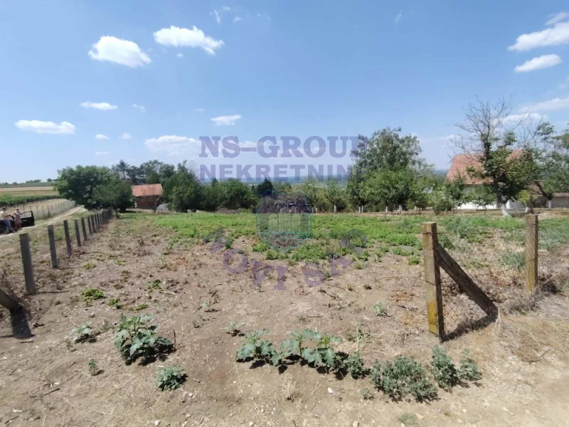 plac na prodaju Krčedin 800m2 574861