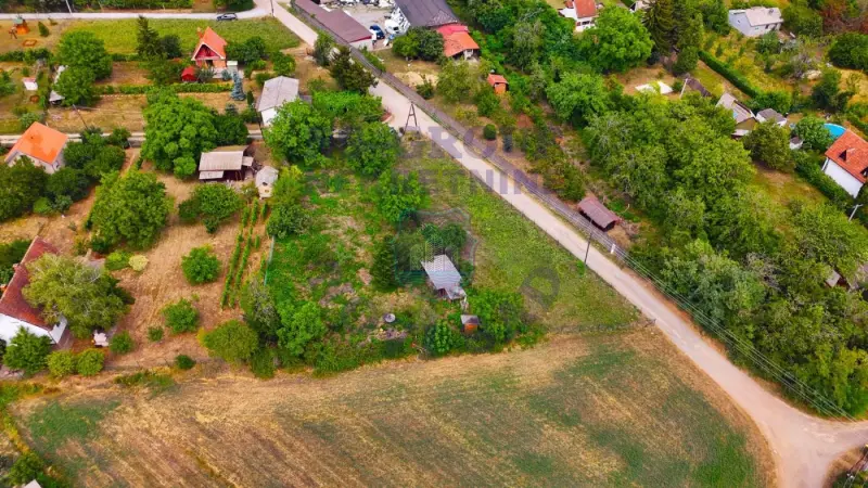 plac na prodaju Čortanovci 1037m2 574118