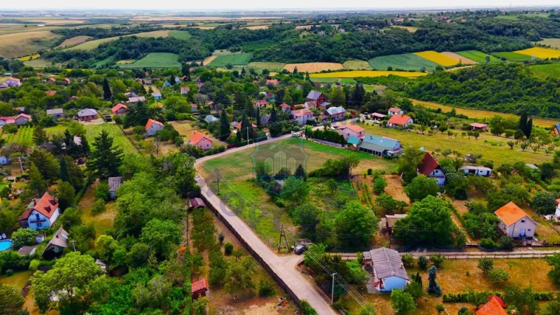 plac na prodaju Čortanovci 1037m2 574118