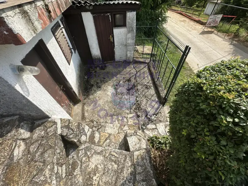 kuca na prodaju Čerević 33m2 574927