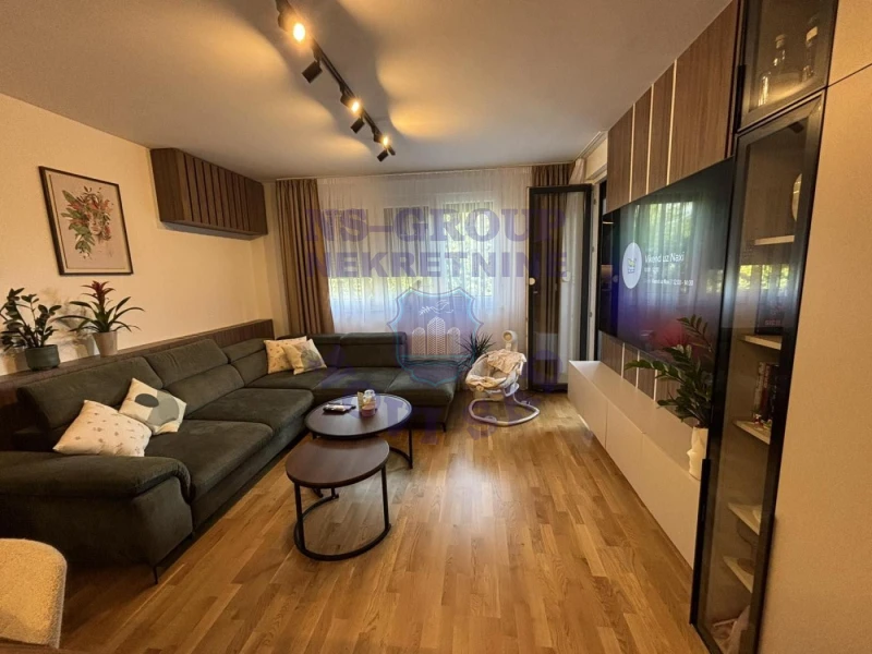stan na prodaju Novi Sad 77m2 574839