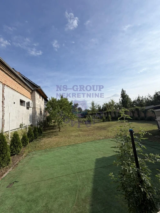 plac na prodaju Čenej 696m2 575062