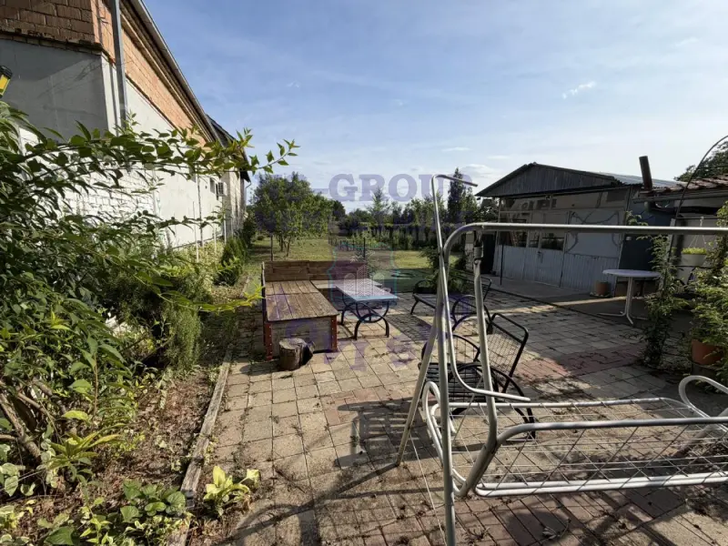 plac na prodaju Čenej 696m2 575062