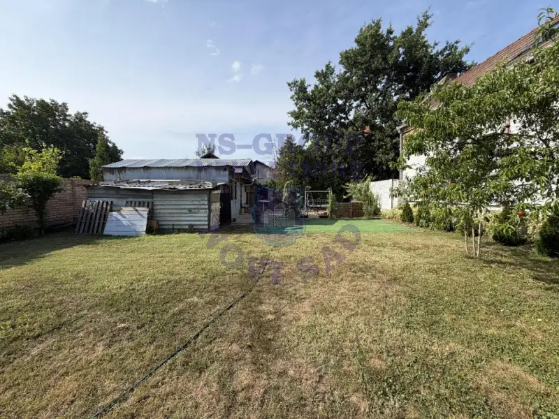 plac na prodaju Čenej 696m2 575062