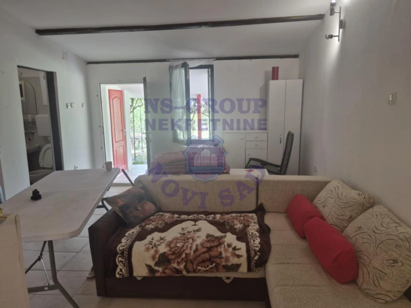 kuca na prodaju Krčedin, 50m2 574953