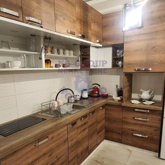 stan za izdavanje Petrovaradin 100m2 17011