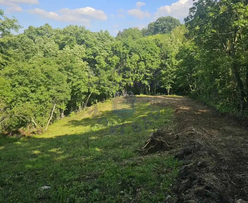 plac na prodaju Sremska Kamenica 796m2 575129