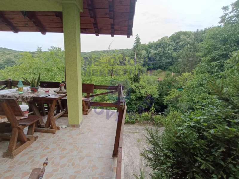 kuca na prodaju Sremska Kamenica 187m2 532588