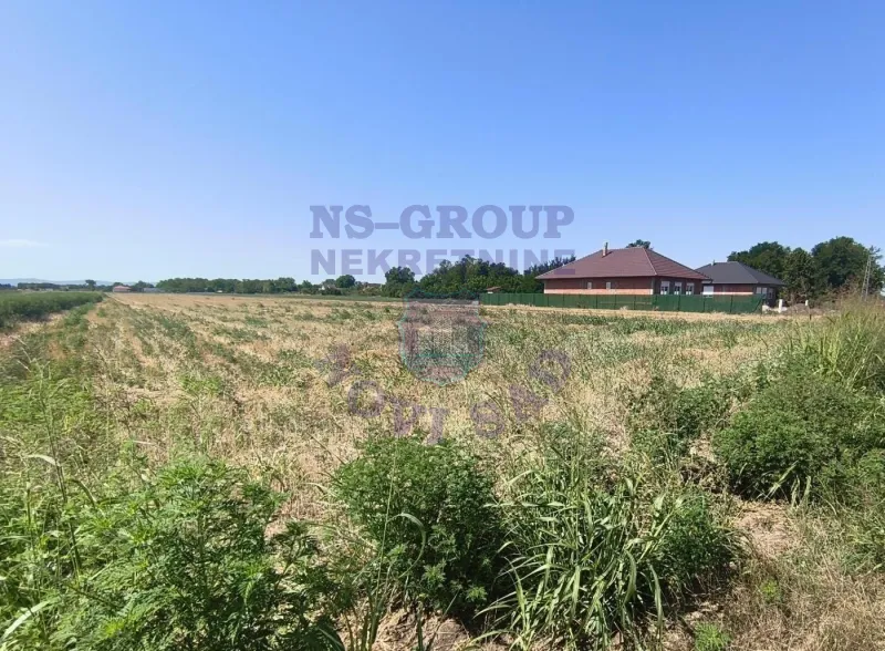 plac na prodaju Čenej 989m2 575386