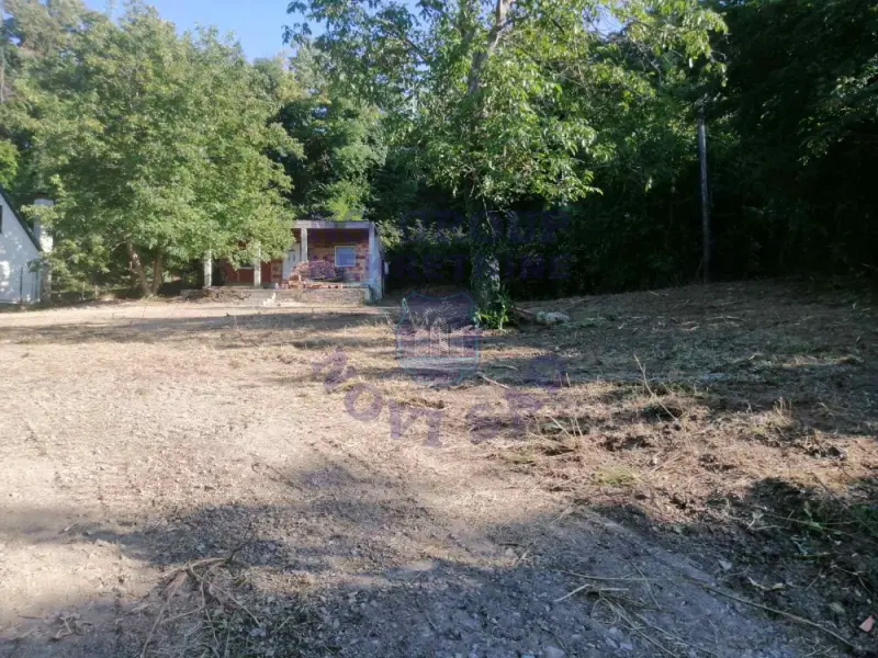plac na prodaju Čerević 1307m2 574544