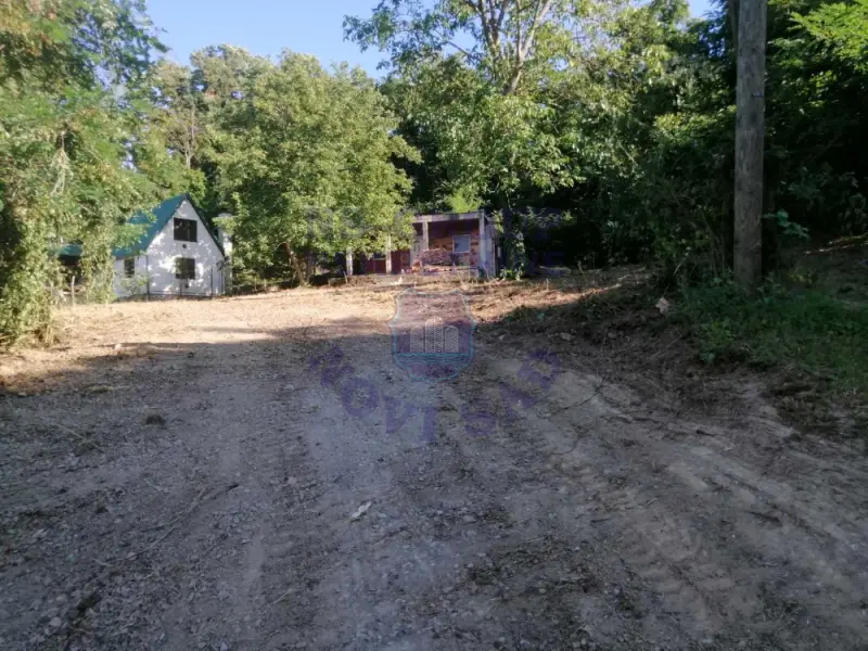 plac na prodaju Čerević 530m2 574545