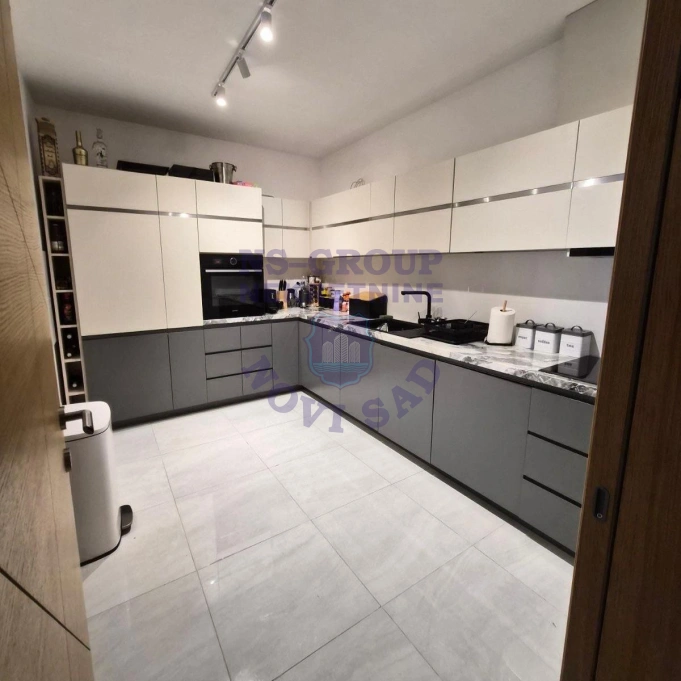 stan za izdavanje Novi Sad 125m2 17072