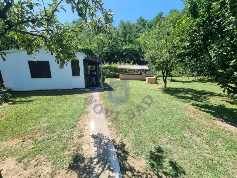 plac na prodaju Ledinci 563m2 575560