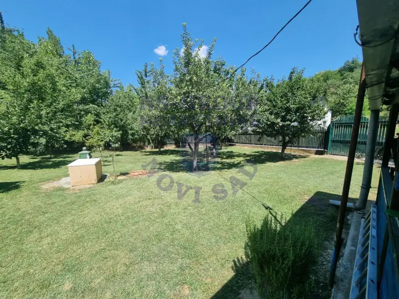 plac na prodaju Ledinci 563m2 575560