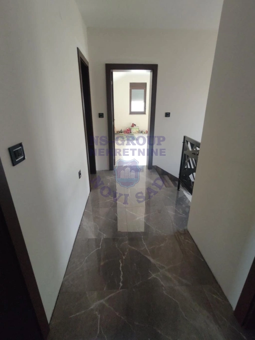 kuca na prodaju Bački Jarak 203m2 575656