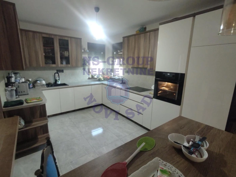 kuca na prodaju Bački Jarak 203m2 575656