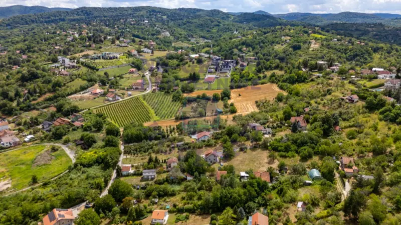 Plac na prodaju Sremska Kamenica 800m2, 574185