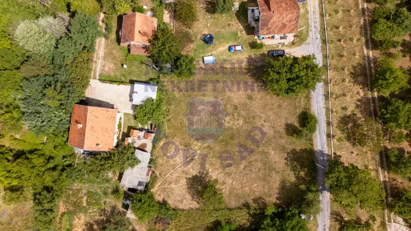 Plac na prodaju Sremska Kamenica 800m2, 574185