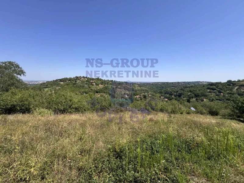 Plac na prodaju Ledinci 1289m2, 575567