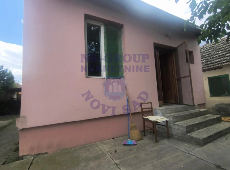 kuca na prodaju Melenci 100m2 575636