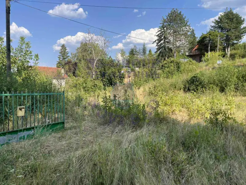 plac na prodaju Banoštor 2300m2 569534