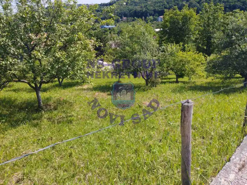plac na prodaju Sremska Kamenica 1670m2 575710