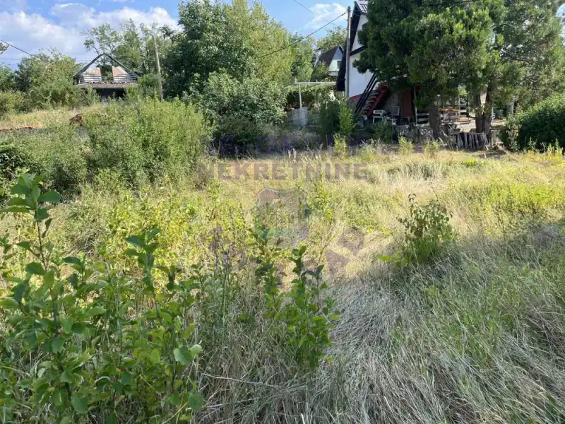 plac na prodaju Banoštor 2300m2 569534