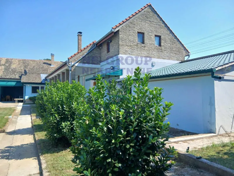 kuca na prodaju Bački Gračac 430m2 577010