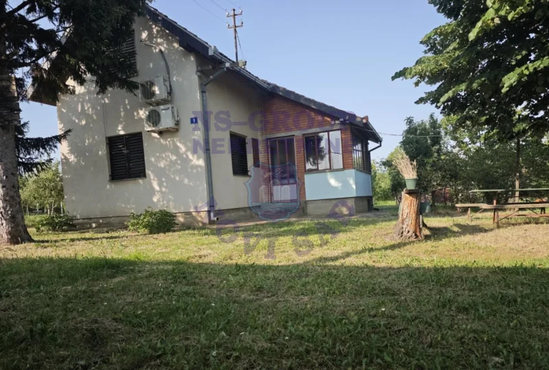 kuca na prodaju Krušedol 39m2 575916