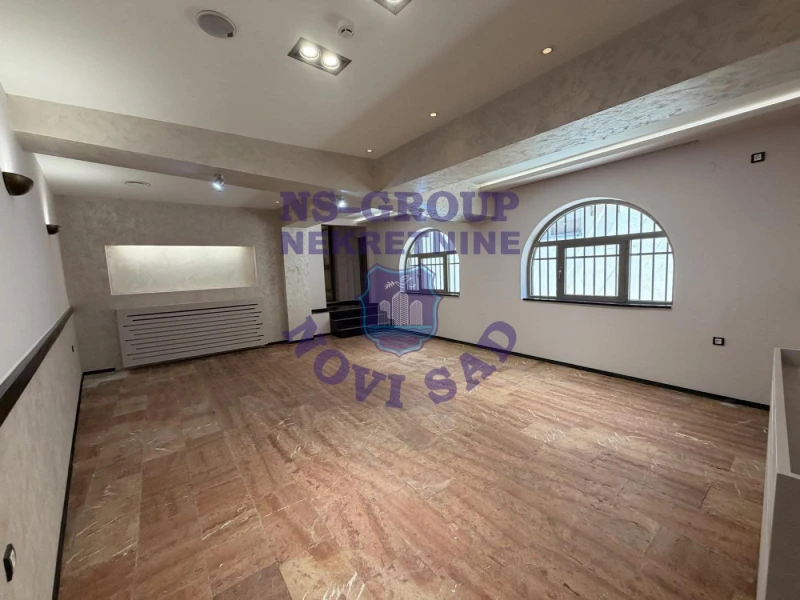 lokal za izdavanje Novi Sad 150m2 16992