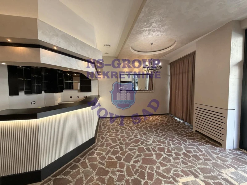 lokal za izdavanje Novi Sad 150m2 16992