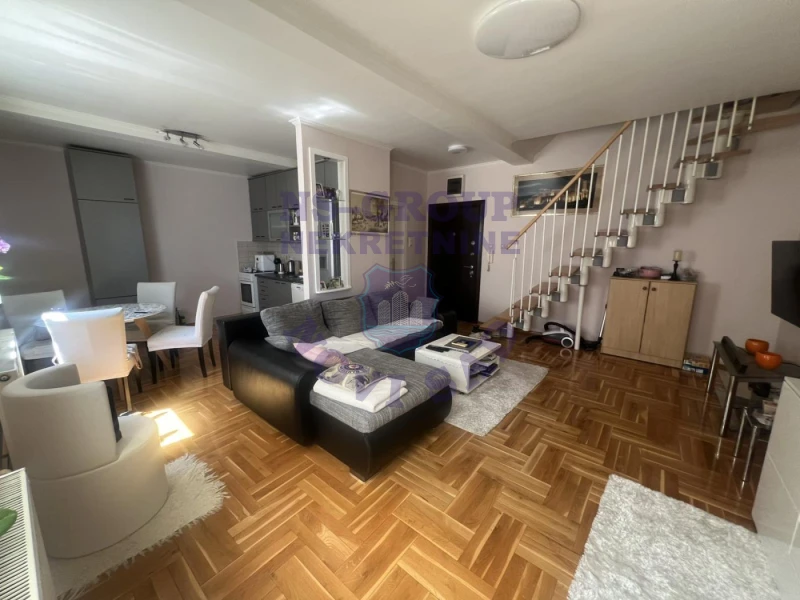 stan na prodaju Novi Sad, 85m2 576158