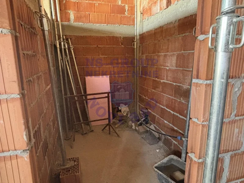 lokal na prodaju Novi Sad 480m2 575688