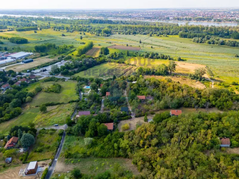 Plac na prodaju Ledinci 1003m2, 575429