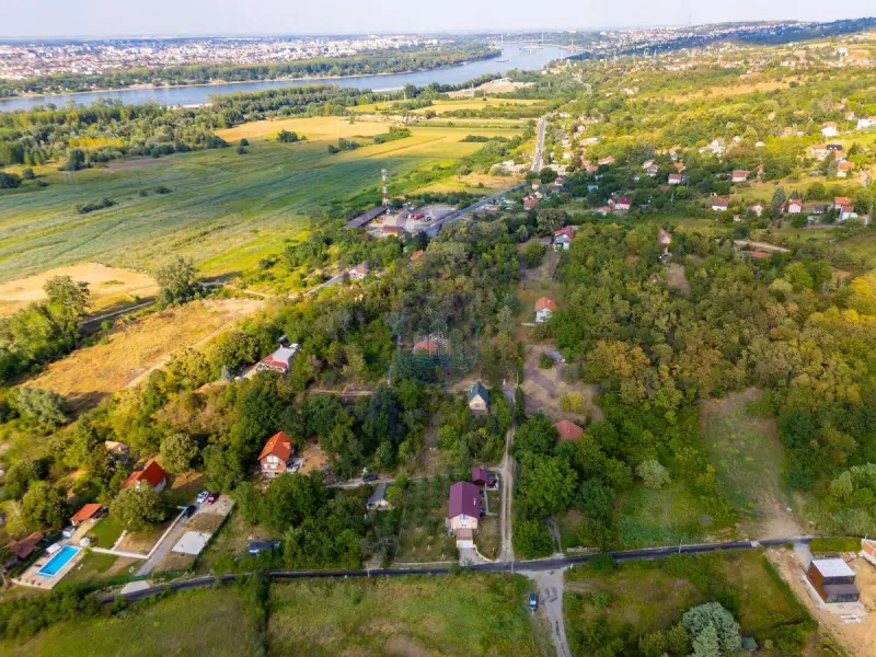 Plac na prodaju Ledinci 1003m2, 575429