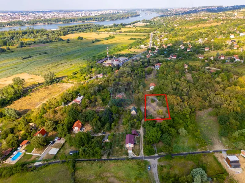 Plac na prodaju Ledinci 1003m2, 575429