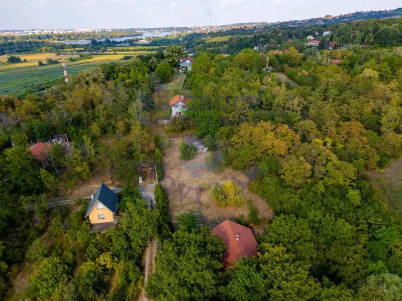 Plac na prodaju Ledinci 1003m2, 575429