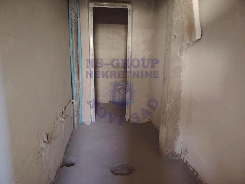 Lokal na prodaju Nova Pazova 572m2, 576141