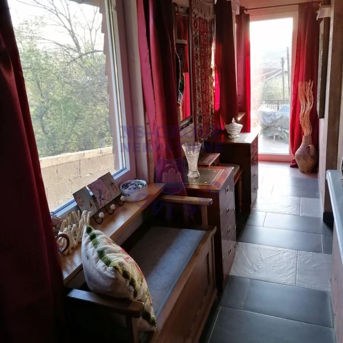 Kuća na prodaju Vrdnik 321m2, 576345