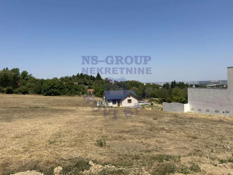 plac na prodaju Sremska Kamenica, 841m2 576265