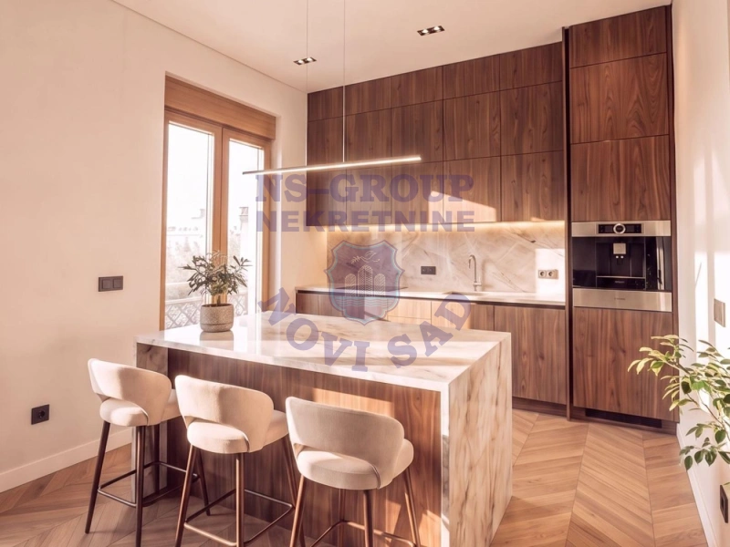 stan na prodaju Novi Sad, 312m2 570951