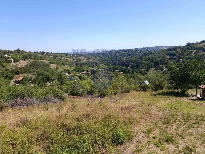 Plac na prodaju Ledinci 1323m2, 575570
