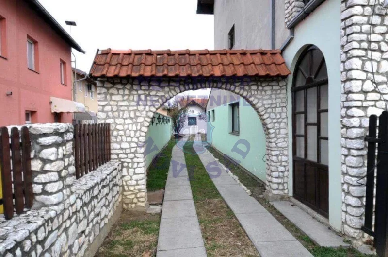 Kuća na prodaju Novi Sad 326m2, 576324