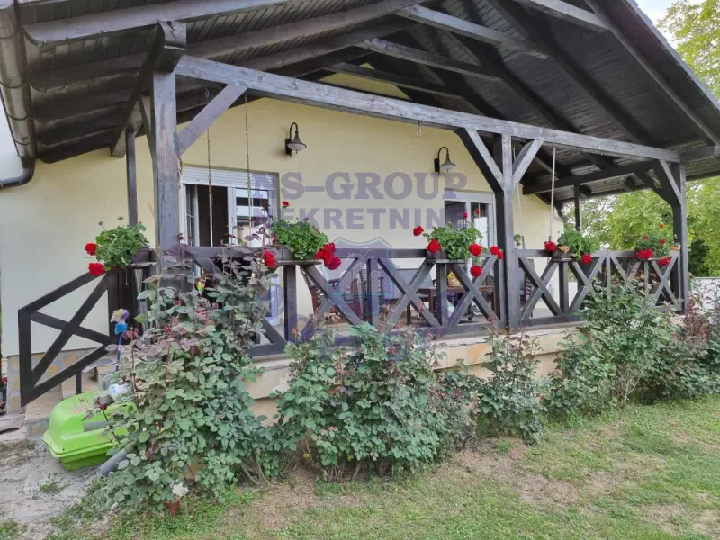 kuca na prodaju Sremska Kamenica 244m2 576351