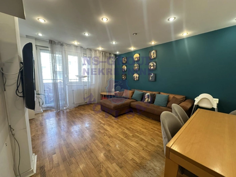 stan na prodaju Novi Sad, 79m2 576622