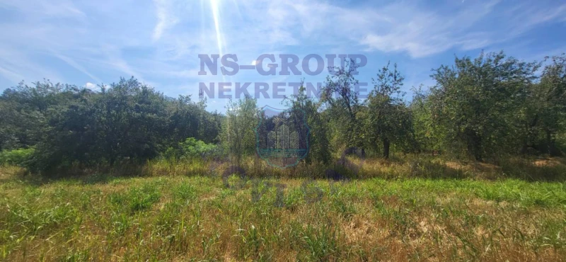 Plac na prodaju Ledinci 794m2, 576647