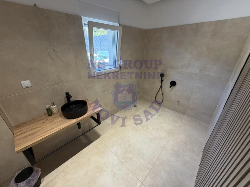 kuca na prodaju Petrovaradin 162m2 576728