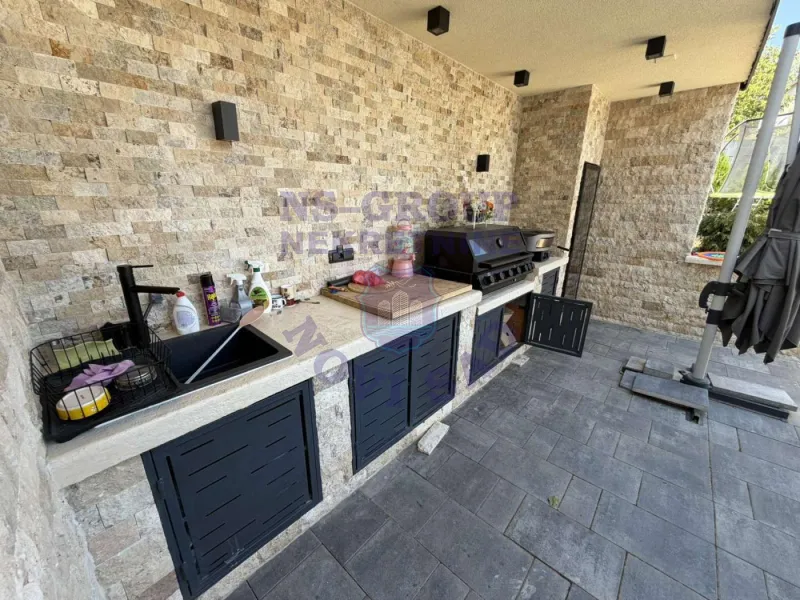 kuca na prodaju Petrovaradin 162m2 576728