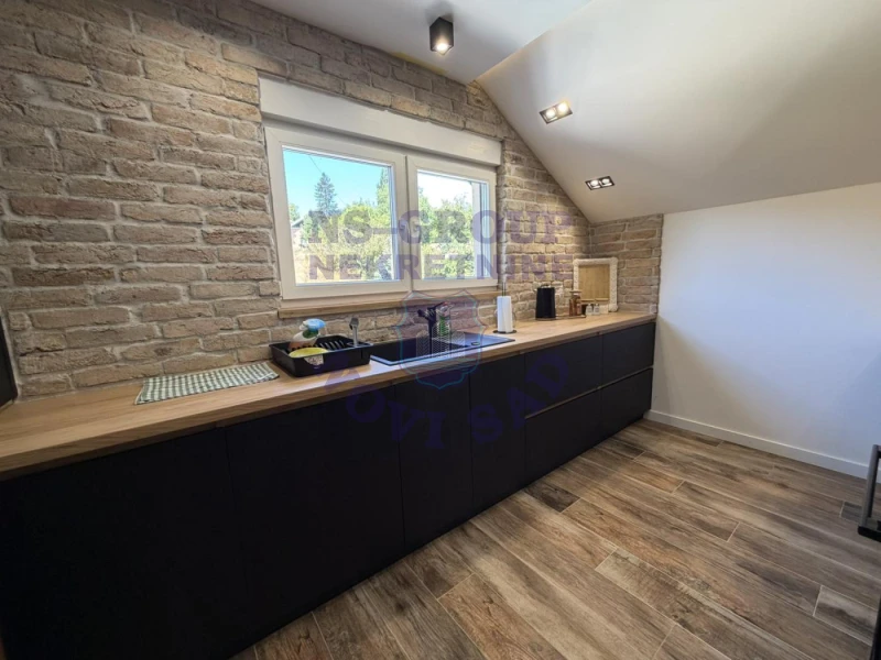 kuca na prodaju Petrovaradin 162m2 576728